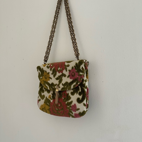 Vintage Floral Tapestry Purse with Brass Chain Strap - Picture 3 of 8
